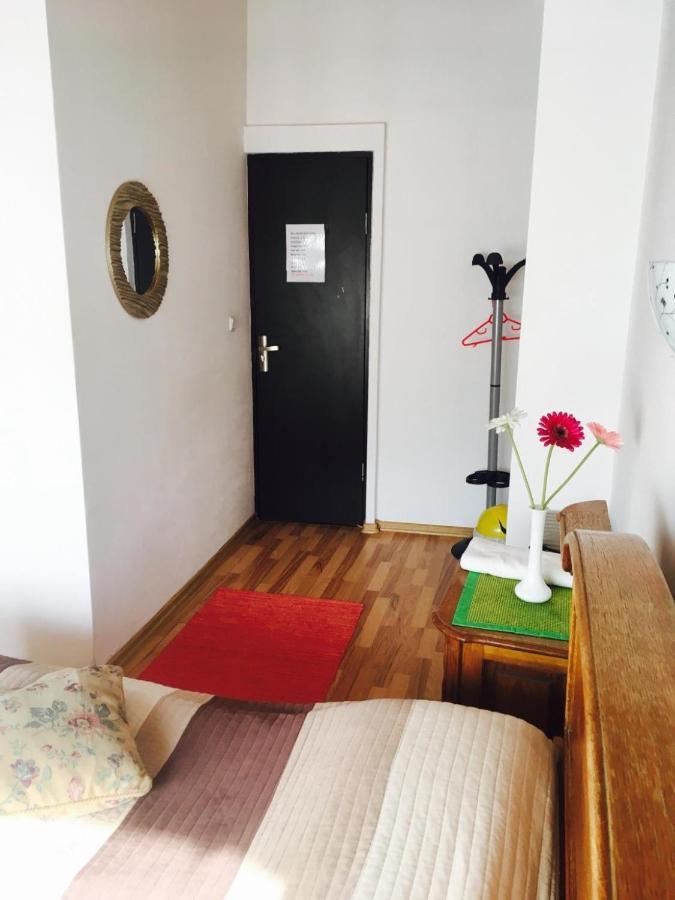 Rolling Stone Hostel Braşov Esterno foto
