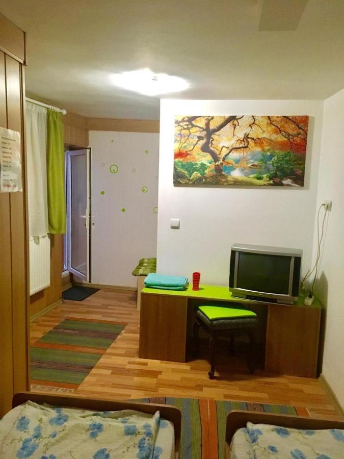 Rolling Stone Hostel Braşov Esterno foto