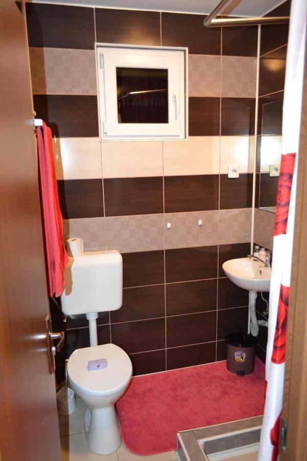 Rolling Stone Hostel Braşov Esterno foto