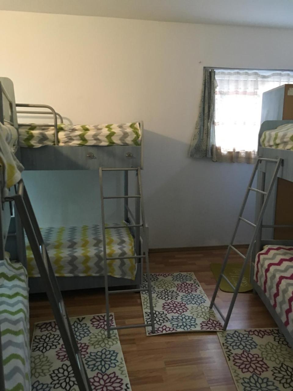 Rolling Stone Hostel Braşov Esterno foto