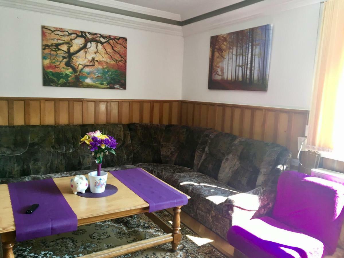 Rolling Stone Hostel Braşov Esterno foto