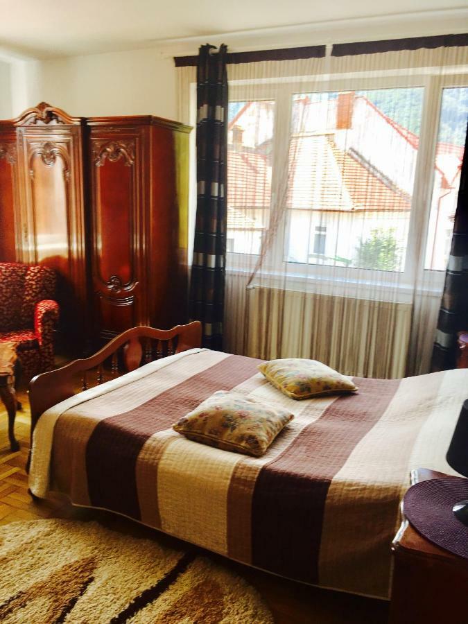 Rolling Stone Hostel Braşov Esterno foto