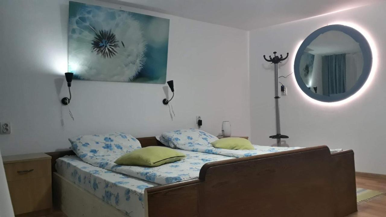 Rolling Stone Hostel Braşov Esterno foto