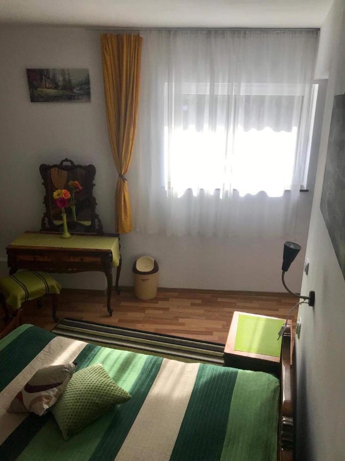 Rolling Stone Hostel Braşov Esterno foto